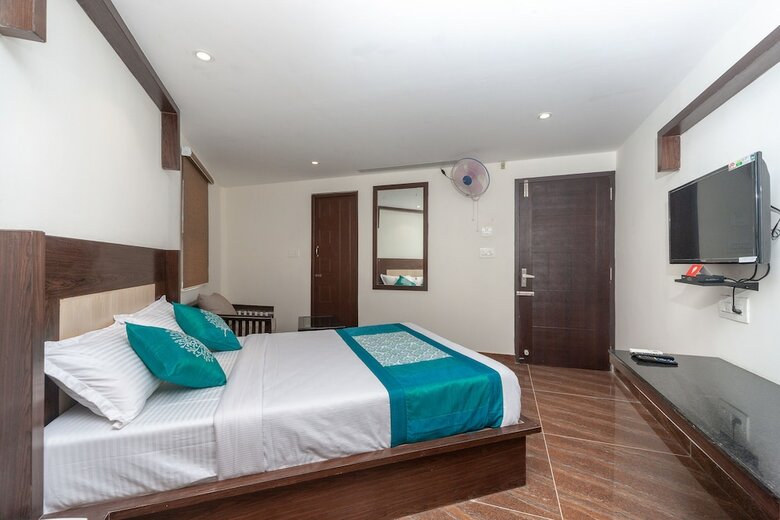 Hotel Oyo 19487 Hr Residency