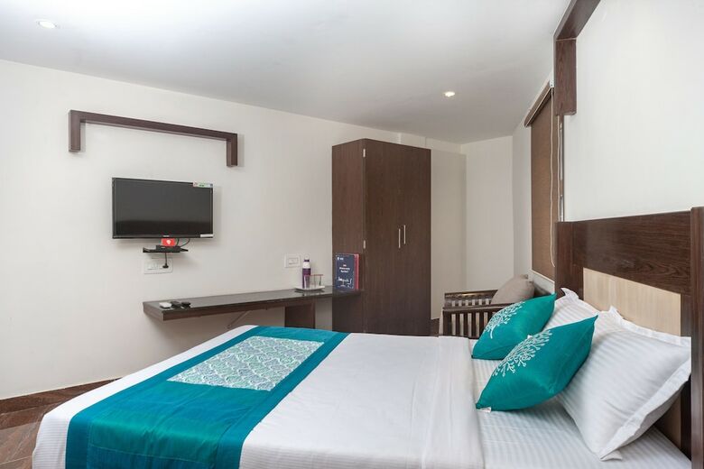 Hotel Oyo 19487 Hr Residency