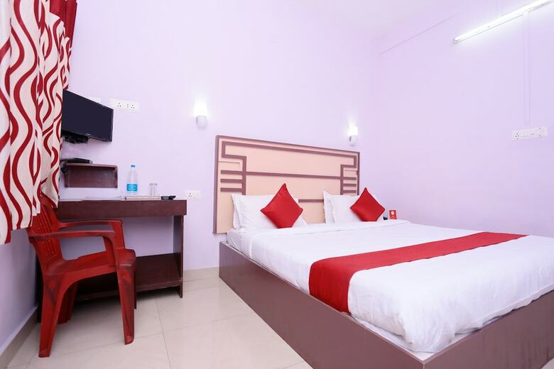 Hotel Oyo 14819 Periyar Holidays