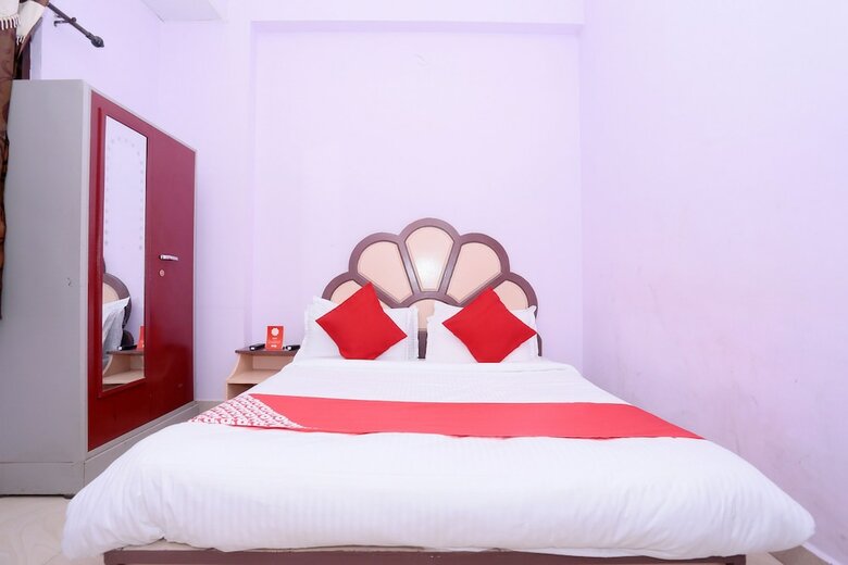 Hotel Oyo 14819 Periyar Holidays
