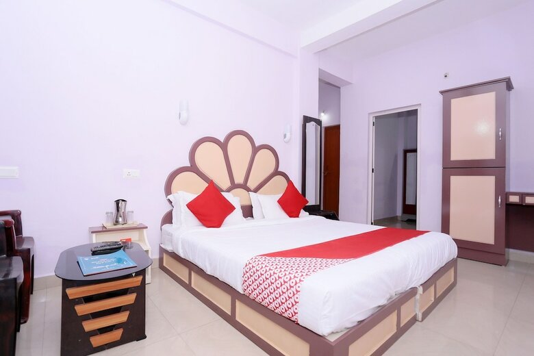 Hotel Oyo 14819 Periyar Holidays