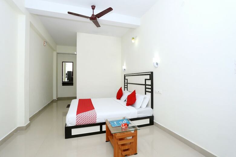 Hotel Oyo 14819 Periyar Holidays
