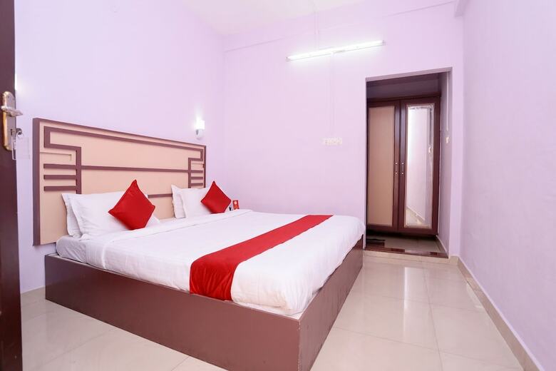 Hotel Oyo 14819 Periyar Holidays