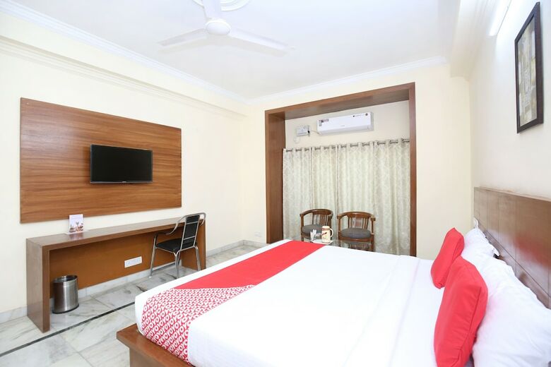 Hotel Oyo 14819 Periyar Holidays