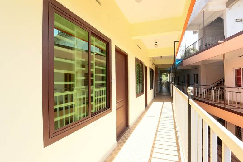 Hotel Oyo 14819 Periyar Holidays