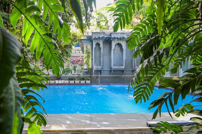 Hotel Oyo 23380 Raj Palace