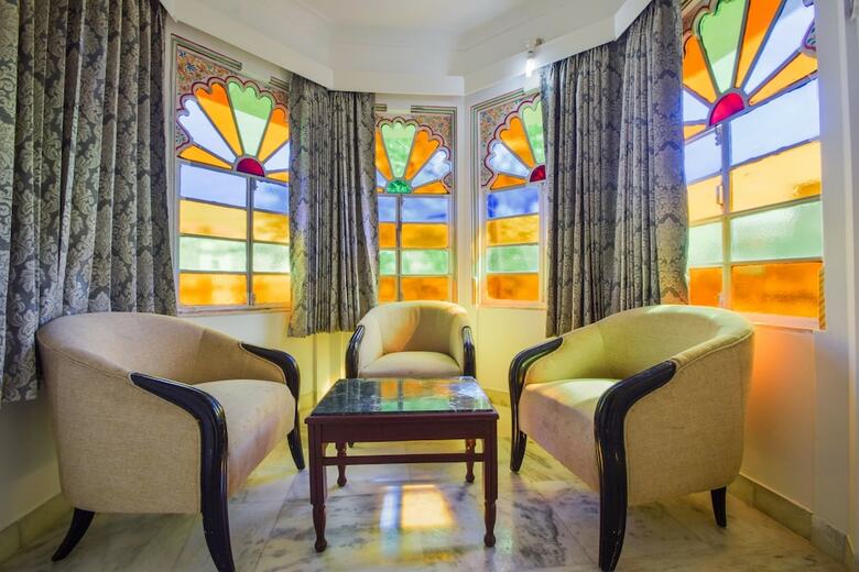 Hotel Oyo 23380 Raj Palace