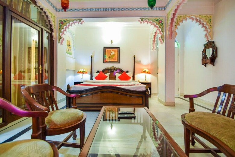 Hotel Oyo 23380 Raj Palace