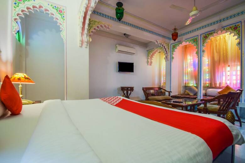 Hotel Oyo 23380 Raj Palace