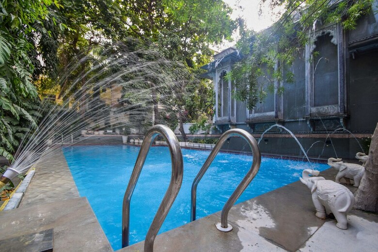 Hotel Oyo 23380 Raj Palace