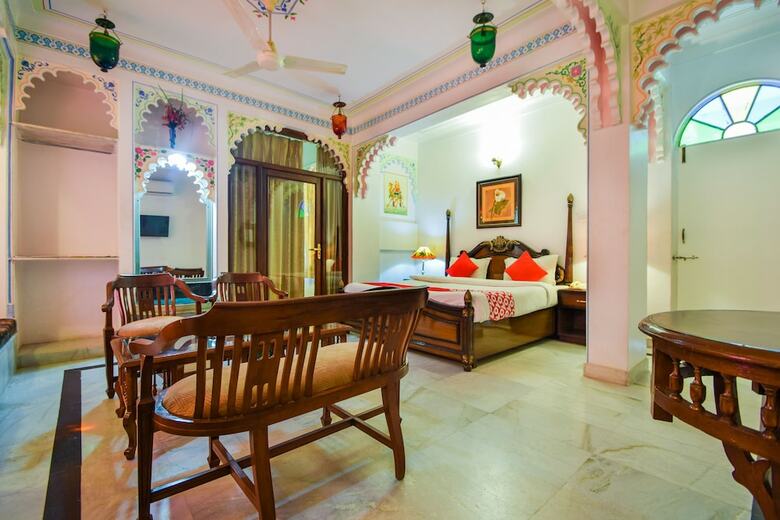 Hotel Oyo 23380 Raj Palace