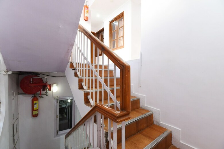 Oyo 15765 Hotel Eve