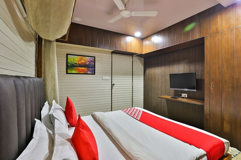 Oyo 25065 Hotel Shree Daan