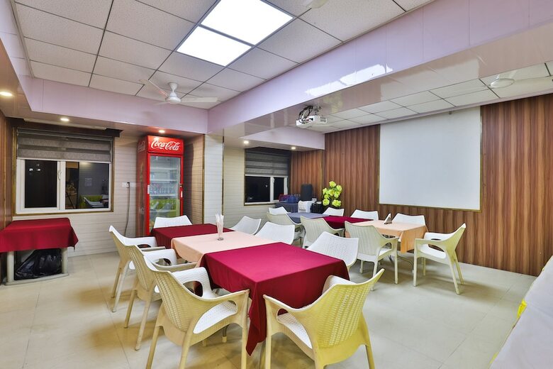 Oyo 25065 Hotel Shree Daan