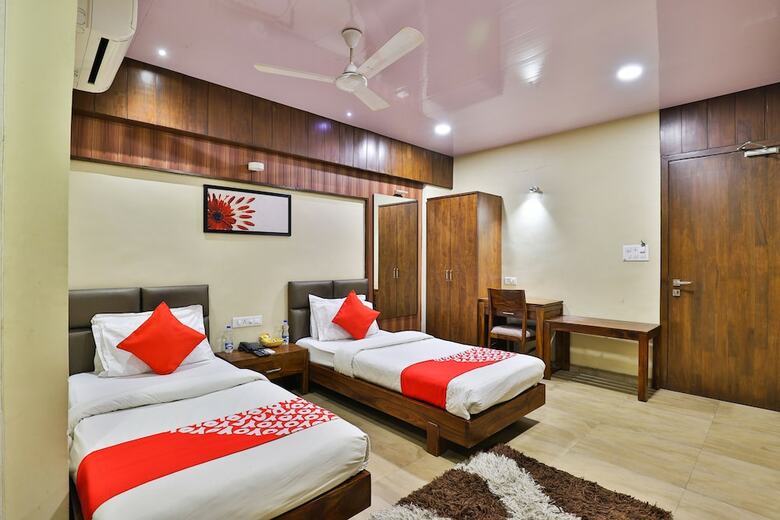 Oyo 25065 Hotel Shree Daan