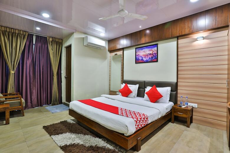 Oyo 25065 Hotel Shree Daan