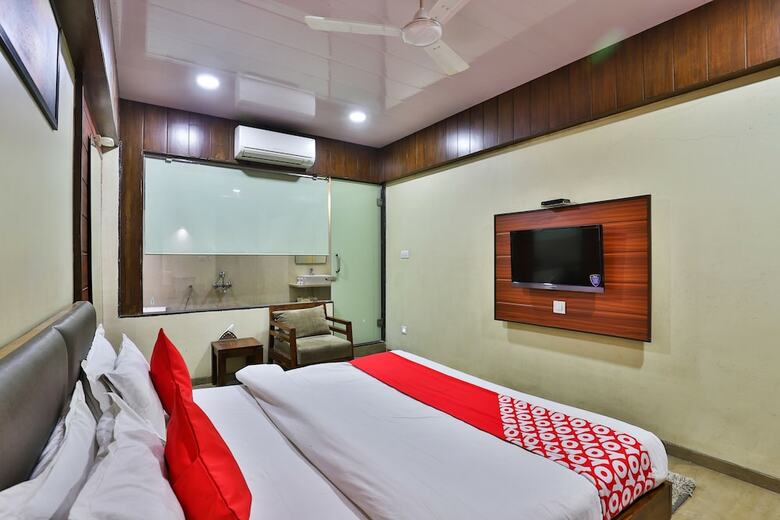 Oyo 25065 Hotel Shree Daan