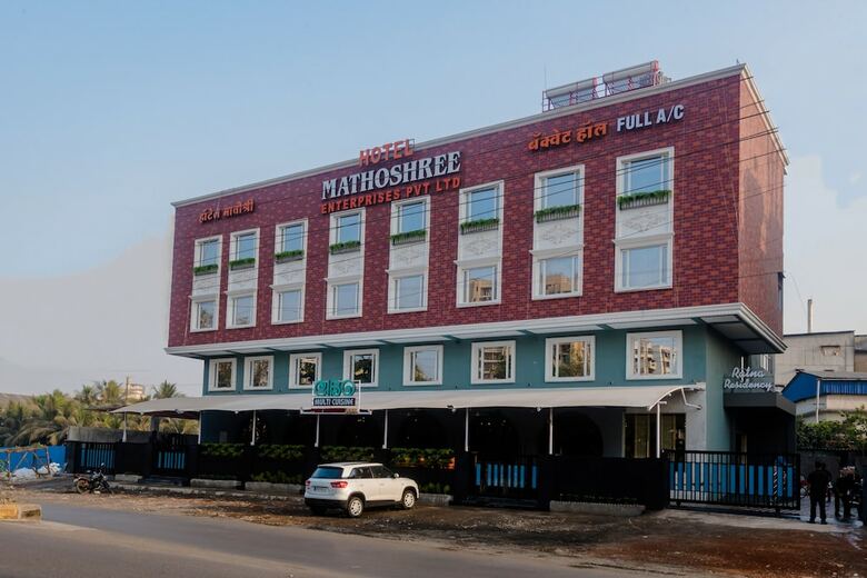 Capital O 28004 Hotel Mathoshree
