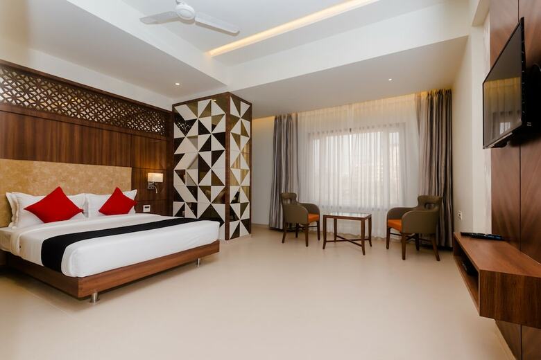 Capital O 28004 Hotel Mathoshree