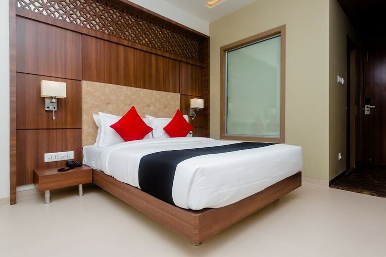 Capital O 28004 Hotel Mathoshree