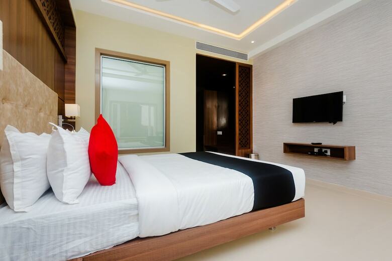 Capital O 28004 Hotel Mathoshree