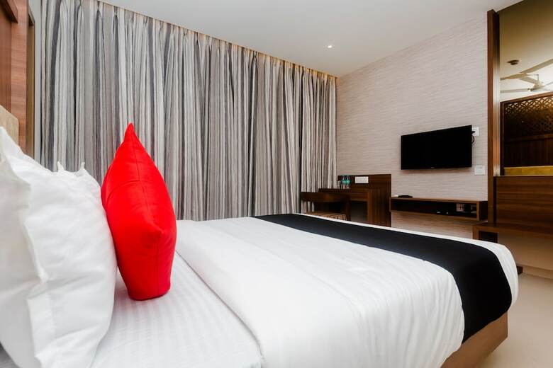 Capital O 28004 Hotel Mathoshree