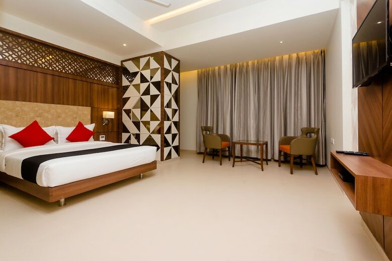 Capital O 28004 Hotel Mathoshree