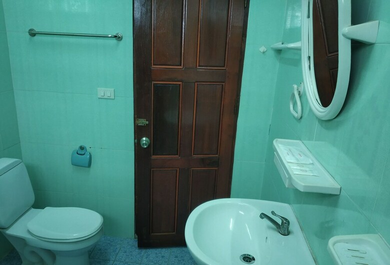 Hotel Baaris Residency & Apartment