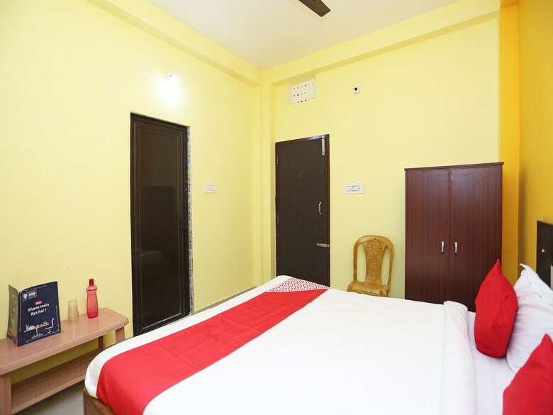 Oyo 26560 Hotel Blue Moon