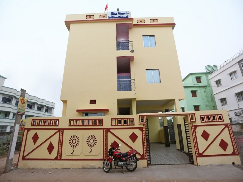 Oyo 26560 Hotel Blue Moon