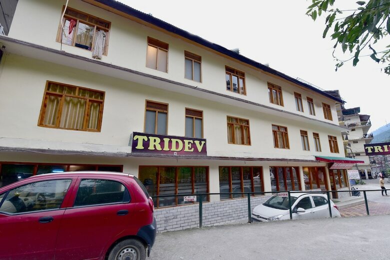 Oyo 19498 Hotel Tridev