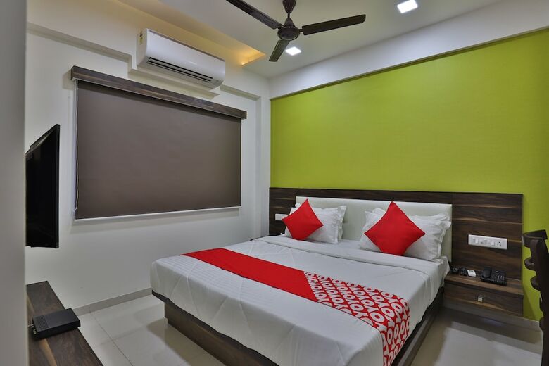 Hotel Oyo 27930 Dev Orchid