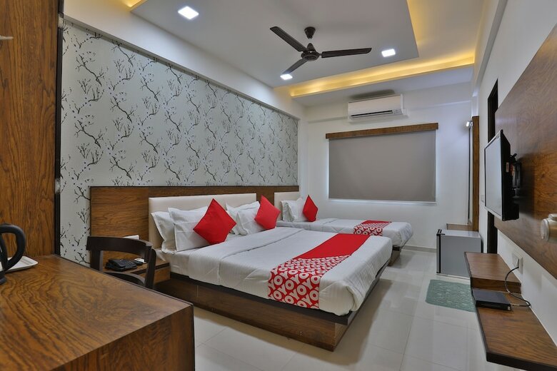 Hotel Oyo 27930 Dev Orchid