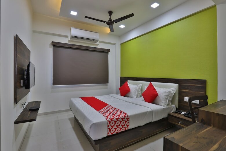 Hotel Oyo 27930 Dev Orchid
