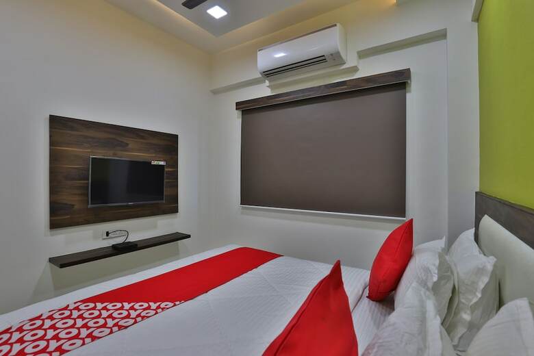 Hotel Oyo 27930 Dev Orchid
