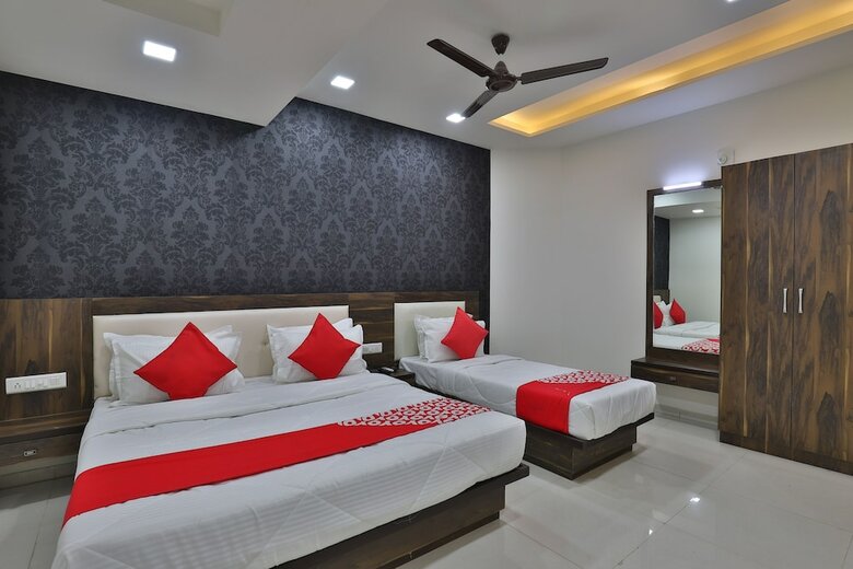 Hotel Oyo 27930 Dev Orchid