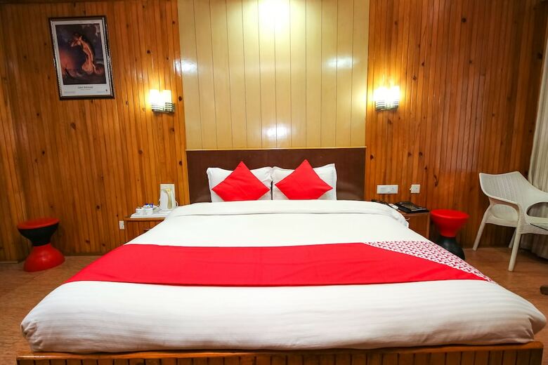 Oyo 8367 Hotel The Woodz
