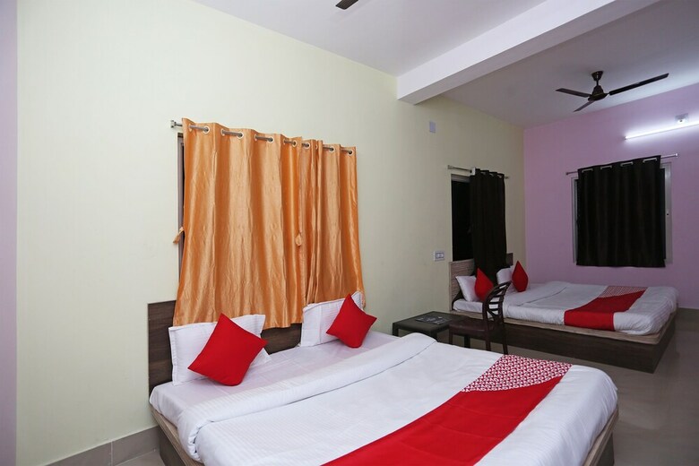 Oyo 27734 Hotel Savasi