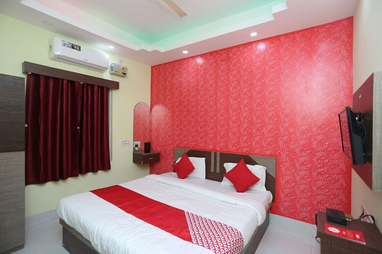 Oyo 27734 Hotel Savasi