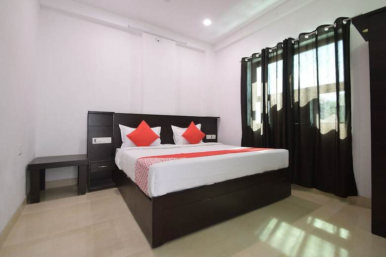 Oyo 23296 Hotel Quality Time