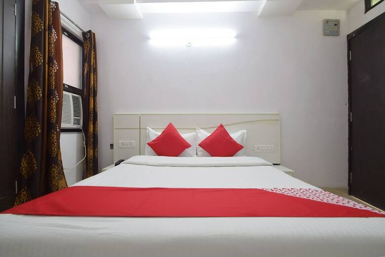 Oyo 23296 Hotel Quality Time