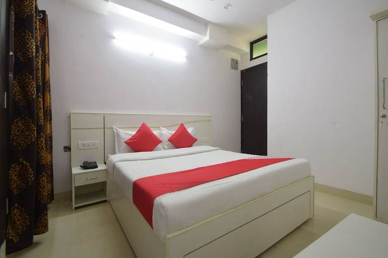 Oyo 23296 Hotel Quality Time