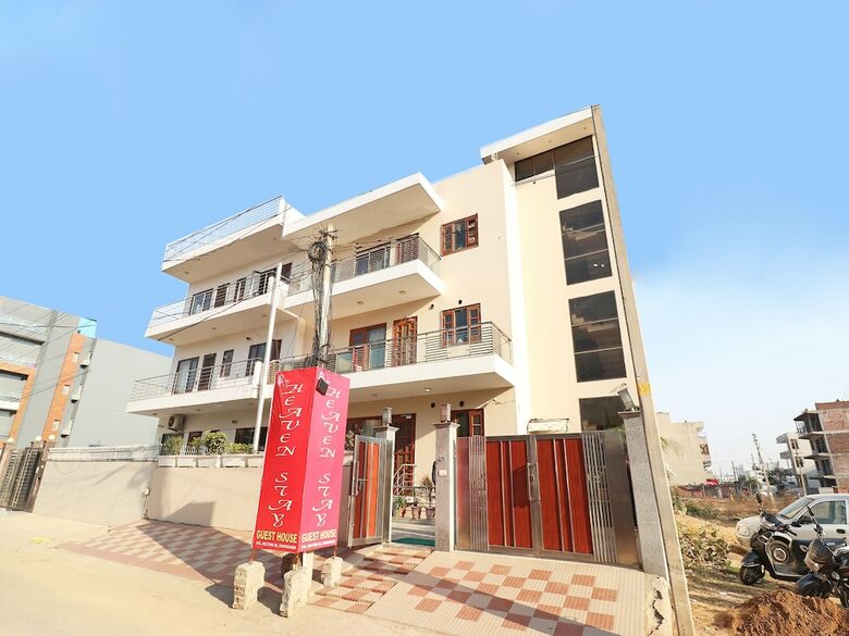 Oyo 28453 Hotel Heaven Stay