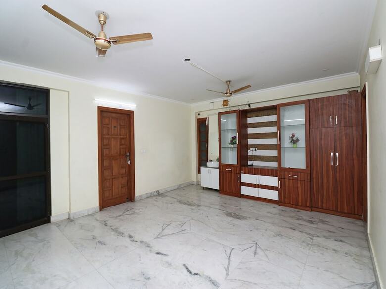 Oyo 28453 Hotel Heaven Stay