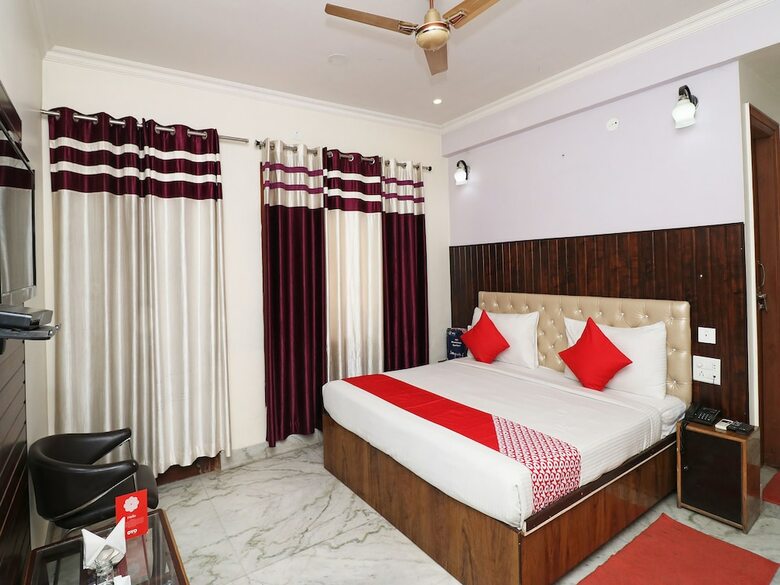 Oyo 28453 Hotel Heaven Stay