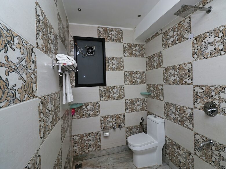 Oyo 28453 Hotel Heaven Stay