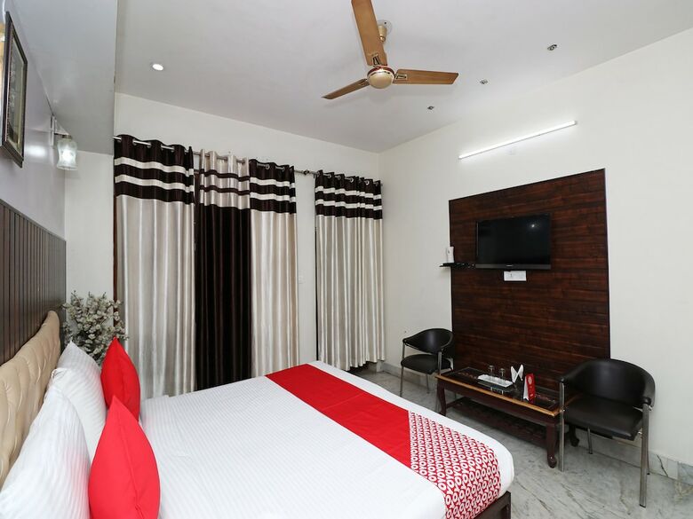 Oyo 28453 Hotel Heaven Stay