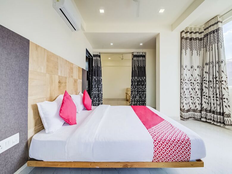 Oyo 28164 Hotel Shubham Inn