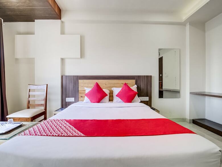 Oyo 28164 Hotel Shubham Inn