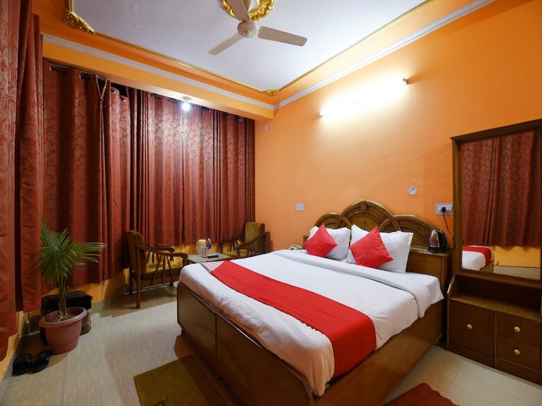 Hotel Oyo 26186 Dagshai View